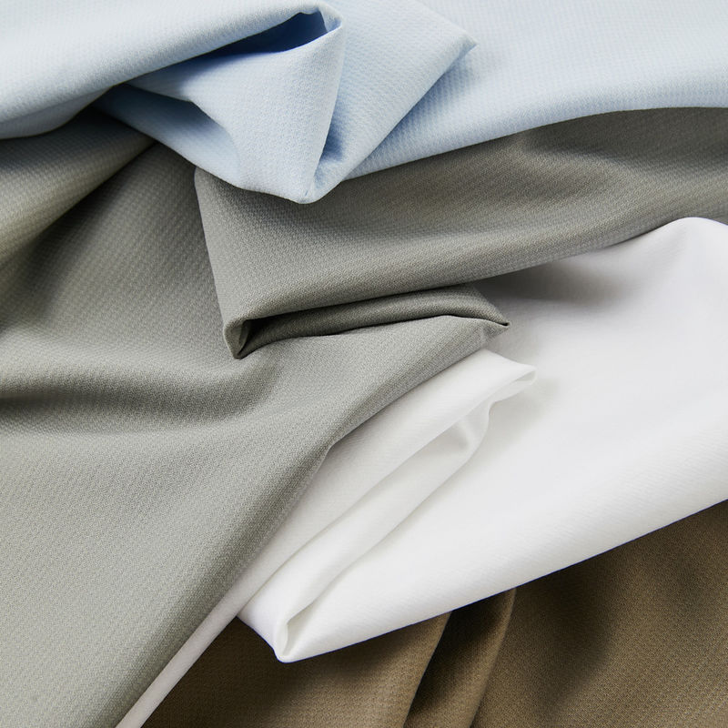 100% katoen T-shirts met een aangepast logo en een knop