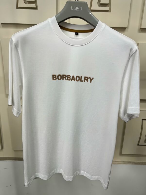 Heren T-shirt van hoge kwaliteit met normale pasvorm en korte mouwen, met op maat gemaakt logo gedrukt met DTG-technologie