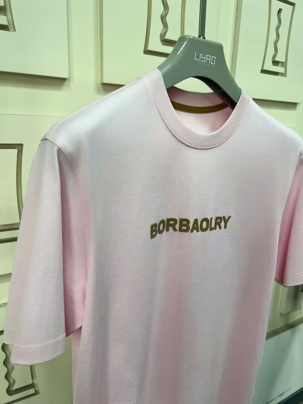 Heren T-shirt van hoge kwaliteit met normale pasvorm en korte mouwen, met op maat gemaakt logo gedrukt met DTG-technologie